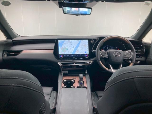ＲＸ ＲＸ３５０ｈ　バージョンＬ　１オーナー　パノラマルーフ　黒ハーフレザー　純正２１ＡＷ　内蔵型ドラレコ　全席シートヒーターベンチレーション　ワイヤレス充電　デジタルミラー　後席電動リクライニング　ヘッドアップディスプレイ（3枚目）