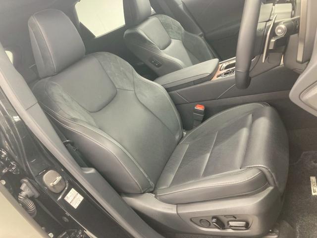 ＲＸ ＲＸ３５０ｈ　バージョンＬ　１オーナー　パノラマルーフ　黒ハーフレザー　純正２１ＡＷ　内蔵型ドラレコ　全席シートヒーターベンチレーション　ワイヤレス充電　デジタルミラー　後席電動リクライニング　ヘッドアップディスプレイ（4枚目）