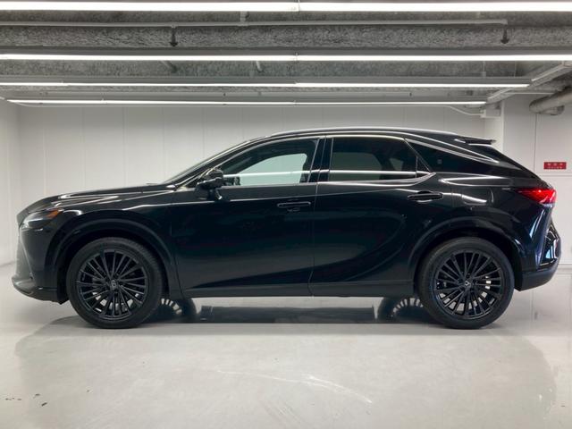 ＲＸ ＲＸ３５０ｈ　バージョンＬ　１オーナー　パノラマルーフ　黒ハーフレザー　純正２１ＡＷ　内蔵型ドラレコ　全席シートヒーターベンチレーション　ワイヤレス充電　デジタルミラー　後席電動リクライニング　ヘッドアップディスプレイ（17枚目）