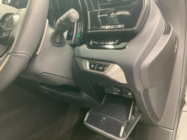 ＲＸ ＲＸ３５０ｈ　バージョンＬ　１オーナー　パノラマルーフ　黒ハーフレザー　純正２１ＡＷ　内蔵型ドラレコ　全席シートヒーターベンチレーション　ワイヤレス充電　デジタルミラー　後席電動リクライニング　ヘッドアップディスプレイ（31枚目）