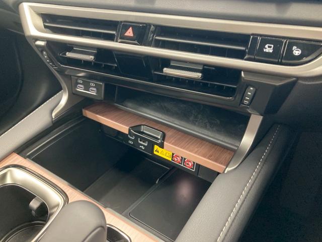 ＲＸ ＲＸ３５０ｈ　バージョンＬ　１オーナー　パノラマルーフ　黒ハーフレザー　純正２１ＡＷ　内蔵型ドラレコ　全席シートヒーターベンチレーション　ワイヤレス充電　デジタルミラー　後席電動リクライニング　ヘッドアップディスプレイ（37枚目）