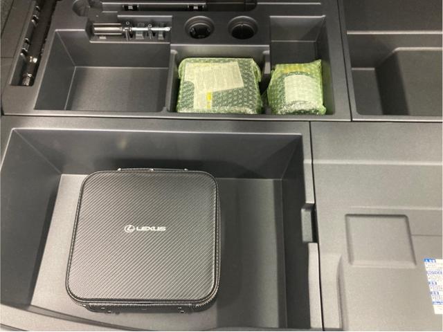 ＲＸ ＲＸ３５０ｈ　バージョンＬ　１オーナー　パノラマルーフ　黒ハーフレザー　純正２１ＡＷ　内蔵型ドラレコ　全席シートヒーターベンチレーション　ワイヤレス充電　デジタルミラー　後席電動リクライニング　ヘッドアップディスプレイ（69枚目）