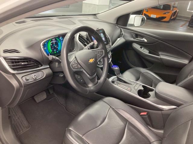 シボレー ボルト プレミア 国内未導入車 PHEV 黒レザー Apple CarPlay 純正17AW BOSE 充電ケーブル 前後シートヒーター ハンドルヒーター Bカメラ ETC レーンキープ オートチェック確認済(2枚目)