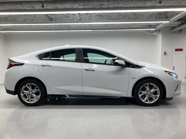 シボレー ボルト プレミア 国内未導入車 PHEV 黒レザー Apple CarPlay 純正17AW BOSE 充電ケーブル 前後シートヒーター ハンドルヒーター Bカメラ ETC レーンキープ オートチェック確認済(11枚目)