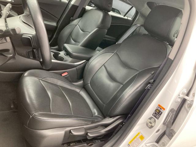 シボレー ボルト プレミア 国内未導入車 PHEV 黒レザー Apple CarPlay 純正17AW BOSE 充電ケーブル 前後シートヒーター ハンドルヒーター Bカメラ ETC レーンキープ オートチェック確認済(24枚目)