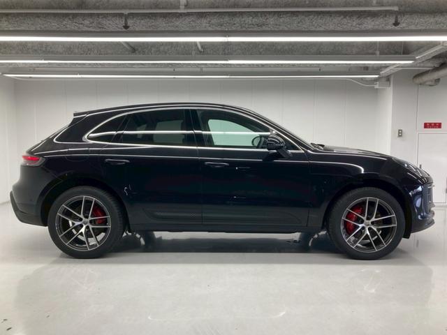 マカン マカンＳ　１オーナー　パノラマルーフ　黒ハーフレザー　ＢＯＳＥサラウンド　Ｍａｃａｎ　Ｓダークチタン純正２０ＡＷ　スポクロＰＫＧ　レーンキーピング　プライバシーガラスハンドルヒーターＬＥＤヘッドＰＤＬＳＰｌｕｓ（12枚目）