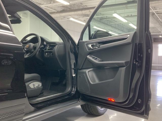マカン マカンＳ　１オーナー　パノラマルーフ　黒ハーフレザー　ＢＯＳＥサラウンド　Ｍａｃａｎ　Ｓダークチタン純正２０ＡＷ　スポクロＰＫＧ　レーンキーピング　プライバシーガラスハンドルヒーターＬＥＤヘッドＰＤＬＳＰｌｕｓ（21枚目）