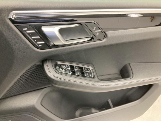 マカン マカンＳ　１オーナー　パノラマルーフ　黒ハーフレザー　ＢＯＳＥサラウンド　Ｍａｃａｎ　Ｓダークチタン純正２０ＡＷ　スポクロＰＫＧ　レーンキーピング　プライバシーガラスハンドルヒーターＬＥＤヘッドＰＤＬＳＰｌｕｓ（23枚目）