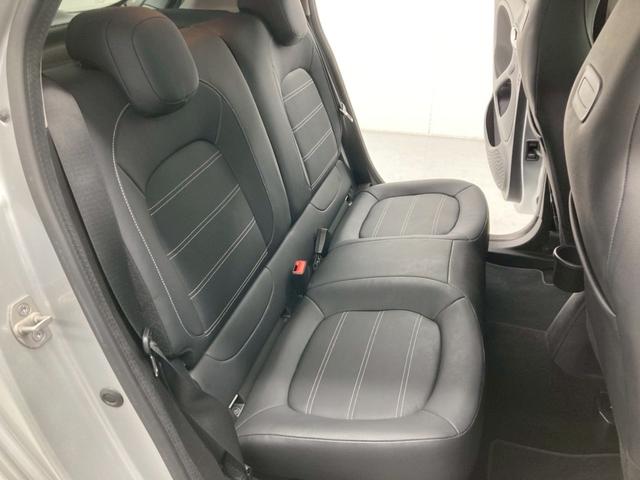 スマートフォーフォー ＢＲＡＢＵＳ　スポーツ　１オーナー　ガラスルーフ　黒レザー　純正１７ＡＷ　シートヒーター　ナビ・ＴＶチューナー　バックカメラ　レーンキープ　パーキングセンサー　クルコン　ＥＴＣ（6枚目）