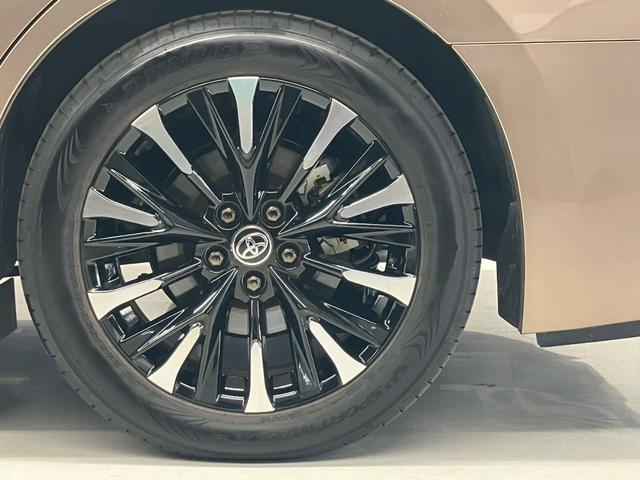 アルファードハイブリッド エグゼクティブラウンジ ユニバーサルステップ ブラックレザー 内蔵型ドラレコ TVキャンセラー 後席タブレット2個 フリップダウンモニター ムーンルーフ JBL 純正19AW 温冷シートデジタルミラー HUD ワイヤレス充電(21枚目)