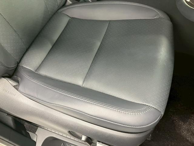 アルファードハイブリッド エグゼクティブラウンジ ユニバーサルステップ ブラックレザー 内蔵型ドラレコ TVキャンセラー 後席タブレット2個 フリップダウンモニター ムーンルーフ JBL 純正19AW 温冷シートデジタルミラー HUD ワイヤレス充電(26枚目)