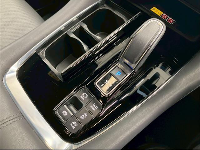 アルファードハイブリッド エグゼクティブラウンジ ユニバーサルステップ ブラックレザー 内蔵型ドラレコ TVキャンセラー 後席タブレット2個 フリップダウンモニター ムーンルーフ JBL 純正19AW 温冷シートデジタルミラー HUD ワイヤレス充電(42枚目)