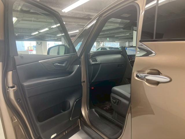 アルファードハイブリッド エグゼクティブラウンジ ユニバーサルステップ ブラックレザー 内蔵型ドラレコ TVキャンセラー 後席タブレット2個 フリップダウンモニター ムーンルーフ JBL 純正19AW 温冷シートデジタルミラー HUD ワイヤレス充電(45枚目)