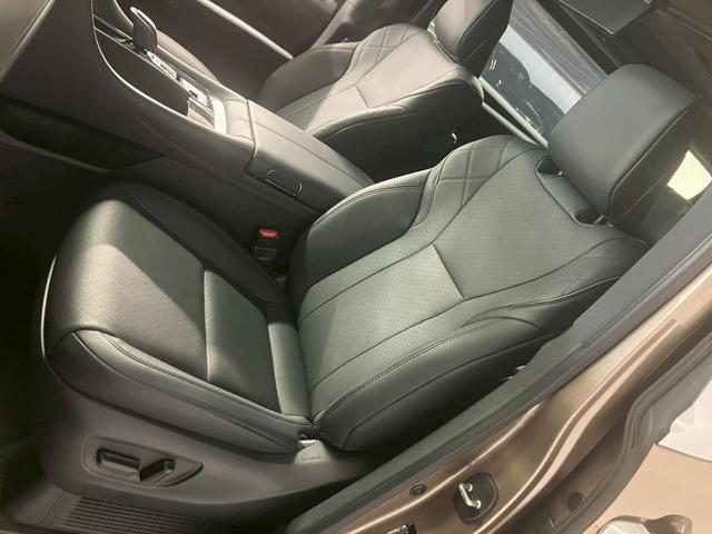 アルファードハイブリッド エグゼクティブラウンジ ユニバーサルステップ ブラックレザー 内蔵型ドラレコ TVキャンセラー 後席タブレット2個 フリップダウンモニター ムーンルーフ JBL 純正19AW 温冷シートデジタルミラー HUD ワイヤレス充電(47枚目)