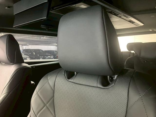 アルファードハイブリッド エグゼクティブラウンジ ユニバーサルステップ ブラックレザー 内蔵型ドラレコ TVキャンセラー 後席タブレット2個 フリップダウンモニター ムーンルーフ JBL 純正19AW 温冷シートデジタルミラー HUD ワイヤレス充電(50枚目)