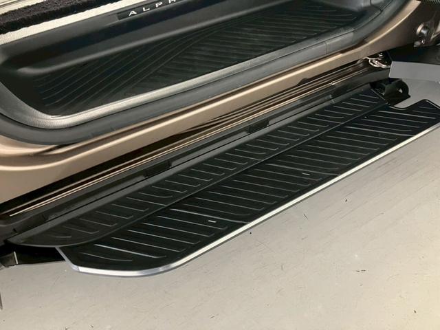 アルファードハイブリッド エグゼクティブラウンジ ユニバーサルステップ ブラックレザー 内蔵型ドラレコ TVキャンセラー 後席タブレット2個 フリップダウンモニター ムーンルーフ JBL 純正19AW 温冷シートデジタルミラー HUD ワイヤレス充電(54枚目)