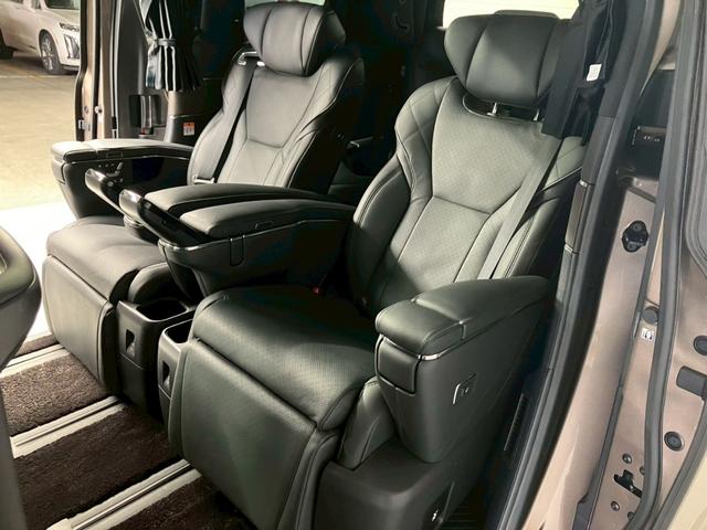 アルファードハイブリッド エグゼクティブラウンジ ユニバーサルステップ ブラックレザー 内蔵型ドラレコ TVキャンセラー 後席タブレット2個 フリップダウンモニター ムーンルーフ JBL 純正19AW 温冷シートデジタルミラー HUD ワイヤレス充電(57枚目)