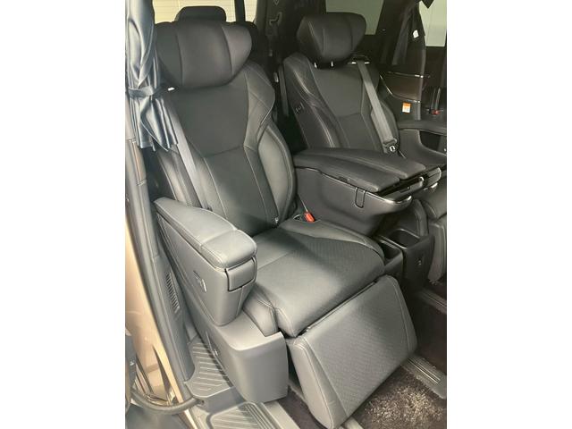 アルファードハイブリッド エグゼクティブラウンジ ユニバーサルステップ ブラックレザー 内蔵型ドラレコ TVキャンセラー 後席タブレット2個 フリップダウンモニター ムーンルーフ JBL 純正19AW 温冷シートデジタルミラー HUD ワイヤレス充電(59枚目)