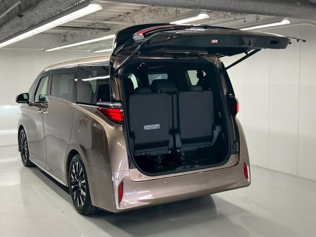 アルファードハイブリッド エグゼクティブラウンジ ユニバーサルステップ ブラックレザー 内蔵型ドラレコ TVキャンセラー 後席タブレット2個 フリップダウンモニター ムーンルーフ JBL 純正19AW 温冷シートデジタルミラー HUD ワイヤレス充電(69枚目)