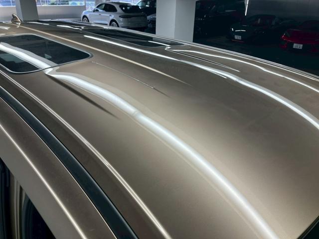 アルファードハイブリッド エグゼクティブラウンジ ユニバーサルステップ ブラックレザー 内蔵型ドラレコ TVキャンセラー 後席タブレット2個 フリップダウンモニター ムーンルーフ JBL 純正19AW 温冷シートデジタルミラー HUD ワイヤレス充電(75枚目)