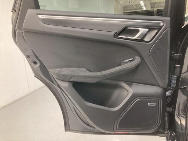 マカン マカンGTS ヴァルカノグレー メモリー付黒ハーフレザー RSスパイダー純正ブラック20AW BOSEサラウンド スポクロパッケージ プライバシーガラス ブラックLEDヘッドPDLS Plusシートハンドルヒーター(55枚目)