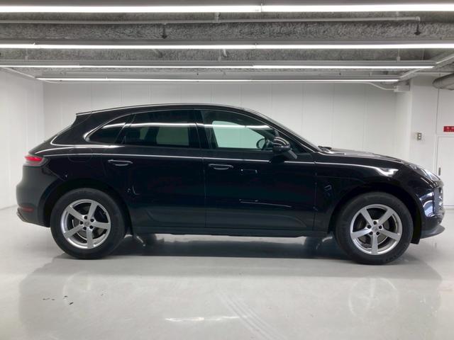 マカン マカン 1オーナー 黒ハーフレザー 純正18AW 前後ドラレコ シートヒーター 後席ヒーター パワーシート AppleCarPlay 360°カメラ パワーバックドア 純正ナビ ジェットブラックメタリック(11枚目)