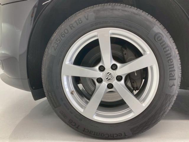 マカン マカン 1オーナー 黒ハーフレザー 純正18AW 前後ドラレコ シートヒーター 後席ヒーター パワーシート AppleCarPlay 360°カメラ パワーバックドア 純正ナビ ジェットブラックメタリック(18枚目)