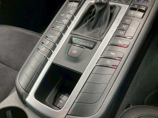 マカン マカン 1オーナー 黒ハーフレザー 純正18AW 前後ドラレコ シートヒーター 後席ヒーター パワーシート AppleCarPlay 360°カメラ パワーバックドア 純正ナビ ジェットブラックメタリック(35枚目)