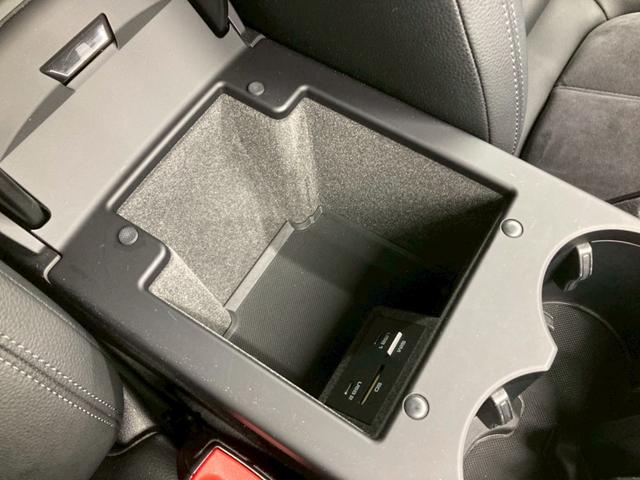 マカン マカン 1オーナー 黒ハーフレザー 純正18AW 前後ドラレコ シートヒーター 後席ヒーター パワーシート AppleCarPlay 360°カメラ パワーバックドア 純正ナビ ジェットブラックメタリック(37枚目)