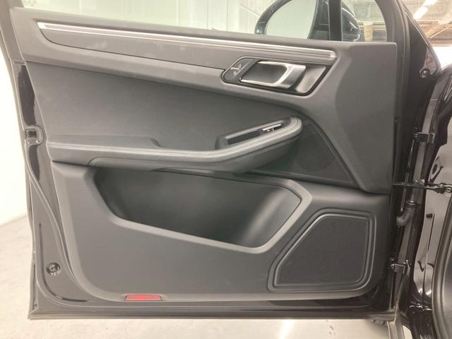 マカン マカン 1オーナー 黒ハーフレザー 純正18AW 前後ドラレコ シートヒーター 後席ヒーター パワーシート AppleCarPlay 360°カメラ パワーバックドア 純正ナビ ジェットブラックメタリック(40枚目)