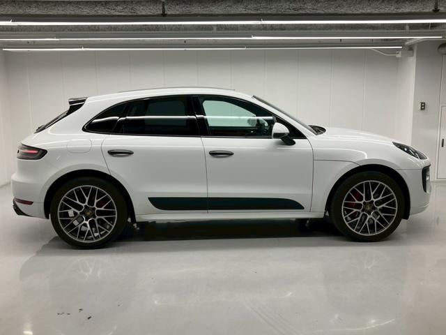 マカン マカンGTS 1オーナー OP275 赤レザー パノラマルーフ BOSEサラウンド RS純正21AWスポクロPKG 14way電動 アダプティブエアサス ハンドルヒーターカーボンインテリアPKG PDLS PLus(12枚目)