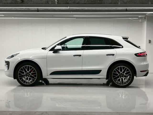 マカン マカンGTS 1オーナー OP275 赤レザー パノラマルーフ BOSEサラウンド RS純正21AWスポクロPKG 14way電動 アダプティブエアサス ハンドルヒーターカーボンインテリアPKG PDLS PLus(18枚目)