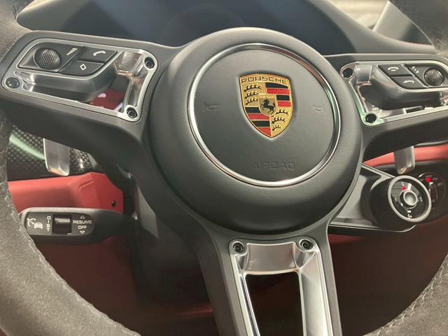 マカン マカンGTS 1オーナー OP275 赤レザー パノラマルーフ BOSEサラウンド RS純正21AWスポクロPKG 14way電動 アダプティブエアサス ハンドルヒーターカーボンインテリアPKG PDLS PLus(33枚目)