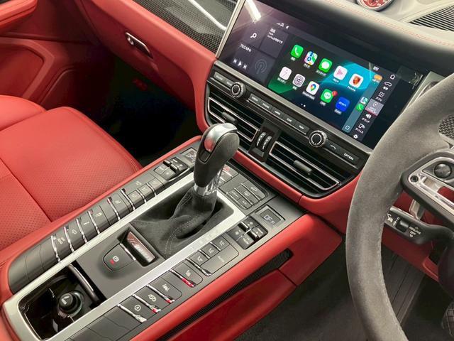 マカン マカンGTS 1オーナー OP275 赤レザー パノラマルーフ BOSEサラウンド RS純正21AWスポクロPKG 14way電動 アダプティブエアサス ハンドルヒーターカーボンインテリアPKG PDLS PLus(34枚目)