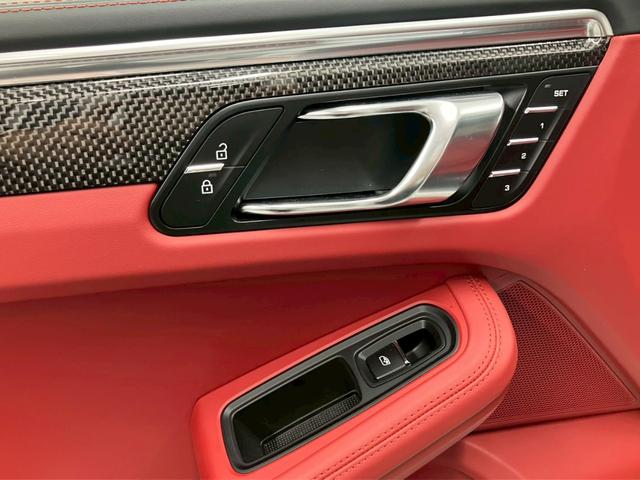 マカン マカンGTS 1オーナー OP275 赤レザー パノラマルーフ BOSEサラウンド RS純正21AWスポクロPKG 14way電動 アダプティブエアサス ハンドルヒーターカーボンインテリアPKG PDLS PLus(45枚目)