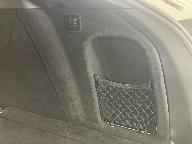 マカン マカンGTS 1オーナー OP275 赤レザー パノラマルーフ BOSEサラウンド RS純正21AWスポクロPKG 14way電動 アダプティブエアサス ハンドルヒーターカーボンインテリアPKG PDLS PLus(67枚目)