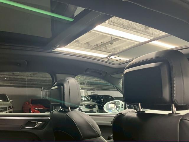 マカン マカンGTS キャララホワイト パノラマルーフ 黒ハーフレザー RSスパイダー純正21AW ハンドルヒーター プライバシーガラス パワステプラス サイドブレードエクステリア同色 ドラレコ エアサス機能360°カメラ(2枚目)