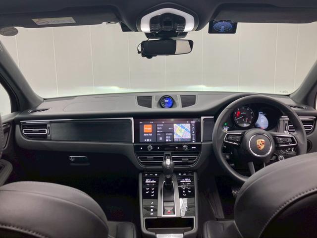 マカン マカンGTS キャララホワイト パノラマルーフ 黒ハーフレザー RSスパイダー純正21AW ハンドルヒーター プライバシーガラス パワステプラス サイドブレードエクステリア同色 ドラレコ エアサス機能360°カメラ(3枚目)