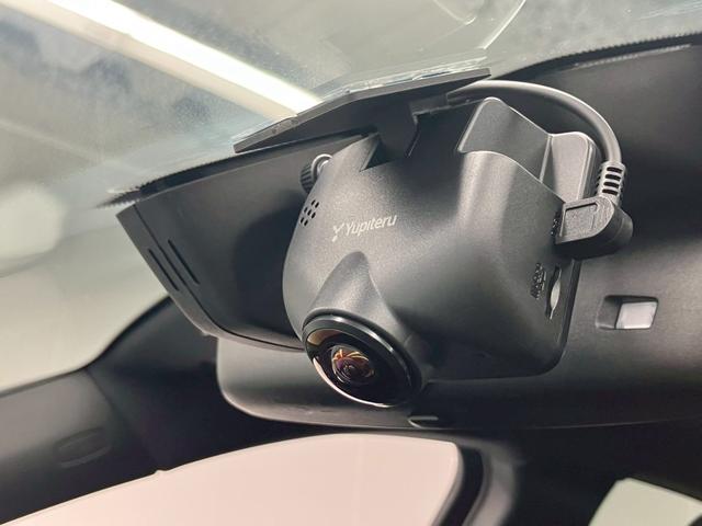 マカン マカンGTS キャララホワイト パノラマルーフ 黒ハーフレザー RSスパイダー純正21AW ハンドルヒーター プライバシーガラス パワステプラス サイドブレードエクステリア同色 ドラレコ エアサス機能360°カメラ(8枚目)