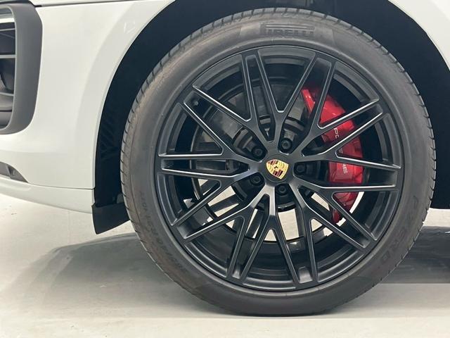 マカン マカンGTS キャララホワイト パノラマルーフ 黒ハーフレザー RSスパイダー純正21AW ハンドルヒーター プライバシーガラス パワステプラス サイドブレードエクステリア同色 ドラレコ エアサス機能360°カメラ(20枚目)