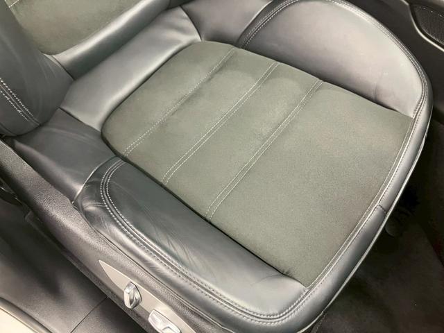 マカン マカンGTS キャララホワイト パノラマルーフ 黒ハーフレザー RSスパイダー純正21AW ハンドルヒーター プライバシーガラス パワステプラス サイドブレードエクステリア同色 ドラレコ エアサス機能360°カメラ(26枚目)