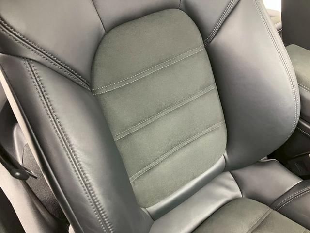 マカン マカンGTS キャララホワイト パノラマルーフ 黒ハーフレザー RSスパイダー純正21AW ハンドルヒーター プライバシーガラス パワステプラス サイドブレードエクステリア同色 ドラレコ エアサス機能360°カメラ(27枚目)