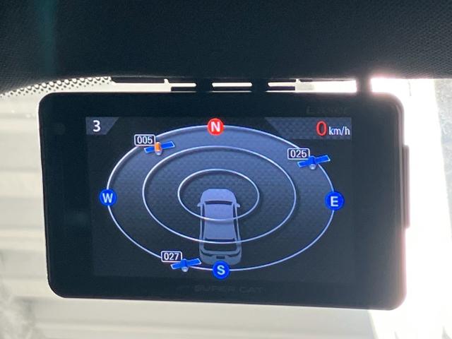 マカン マカンGTS キャララホワイト パノラマルーフ 黒ハーフレザー RSスパイダー純正21AW ハンドルヒーター プライバシーガラス パワステプラス サイドブレードエクステリア同色 ドラレコ エアサス機能360°カメラ(32枚目)