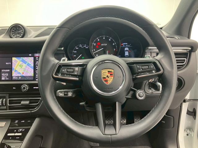 マカン マカンGTS キャララホワイト パノラマルーフ 黒ハーフレザー RSスパイダー純正21AW ハンドルヒーター プライバシーガラス パワステプラス サイドブレードエクステリア同色 ドラレコ エアサス機能360°カメラ(33枚目)