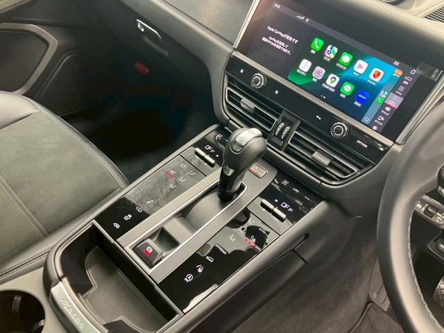 マカン マカンGTS キャララホワイト パノラマルーフ 黒ハーフレザー RSスパイダー純正21AW ハンドルヒーター プライバシーガラス パワステプラス サイドブレードエクステリア同色 ドラレコ エアサス機能360°カメラ(35枚目)