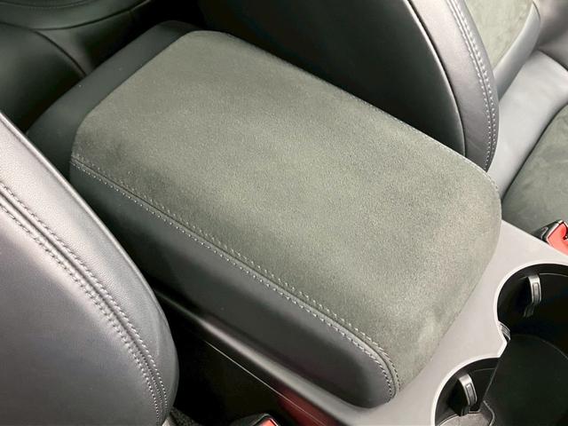 マカン マカンGTS キャララホワイト パノラマルーフ 黒ハーフレザー RSスパイダー純正21AW ハンドルヒーター プライバシーガラス パワステプラス サイドブレードエクステリア同色 ドラレコ エアサス機能360°カメラ(41枚目)