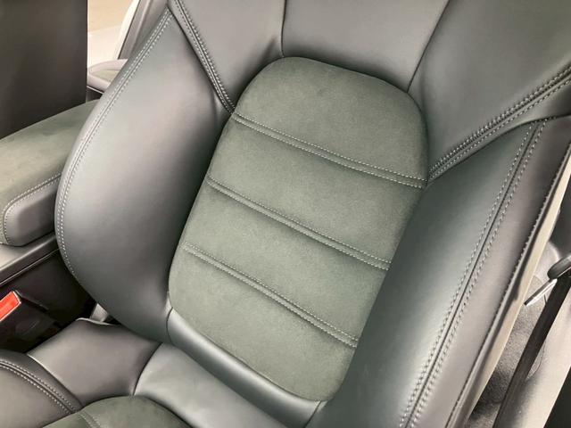 マカン マカンGTS キャララホワイト パノラマルーフ 黒ハーフレザー RSスパイダー純正21AW ハンドルヒーター プライバシーガラス パワステプラス サイドブレードエクステリア同色 ドラレコ エアサス機能360°カメラ(49枚目)