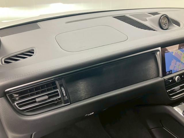 マカン マカンGTS キャララホワイト パノラマルーフ 黒ハーフレザー RSスパイダー純正21AW ハンドルヒーター プライバシーガラス パワステプラス サイドブレードエクステリア同色 ドラレコ エアサス機能360°カメラ(51枚目)