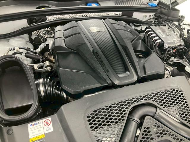 マカン マカンGTS キャララホワイト パノラマルーフ 黒ハーフレザー RSスパイダー純正21AW ハンドルヒーター プライバシーガラス パワステプラス サイドブレードエクステリア同色 ドラレコ エアサス機能360°カメラ(76枚目)