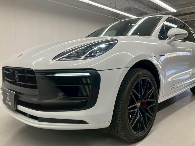 マカン マカンGTS キャララホワイト パノラマルーフ 黒ハーフレザー RSスパイダー純正21AW ハンドルヒーター プライバシーガラス パワステプラス サイドブレードエクステリア同色 ドラレコ エアサス機能360°カメラ(78枚目)